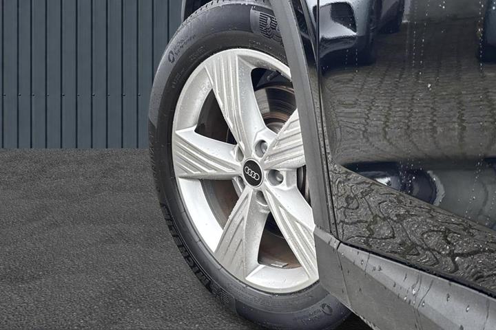 Sort Audi Q4 e-tron fra 2023