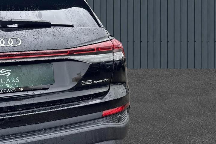 Sort Audi Q4 e-tron fra 2023
