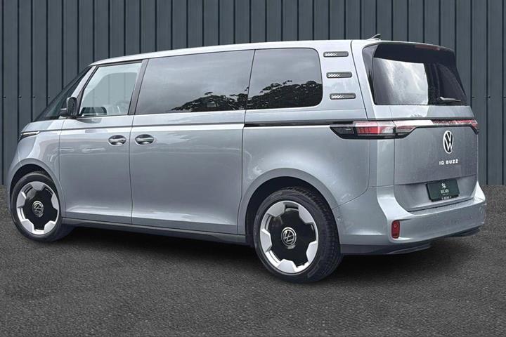 Sølv VW ID.Buzz fra 2026