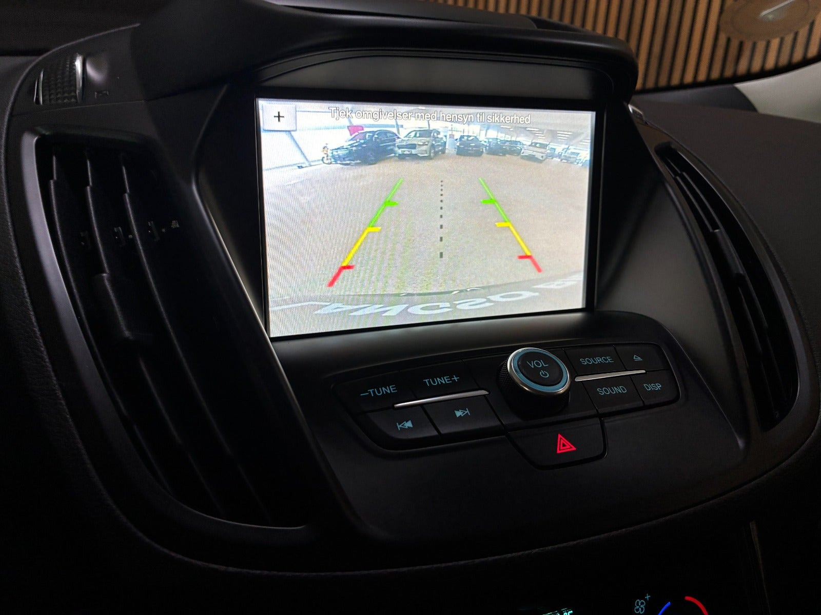 Sort Ford Kuga fra 2017