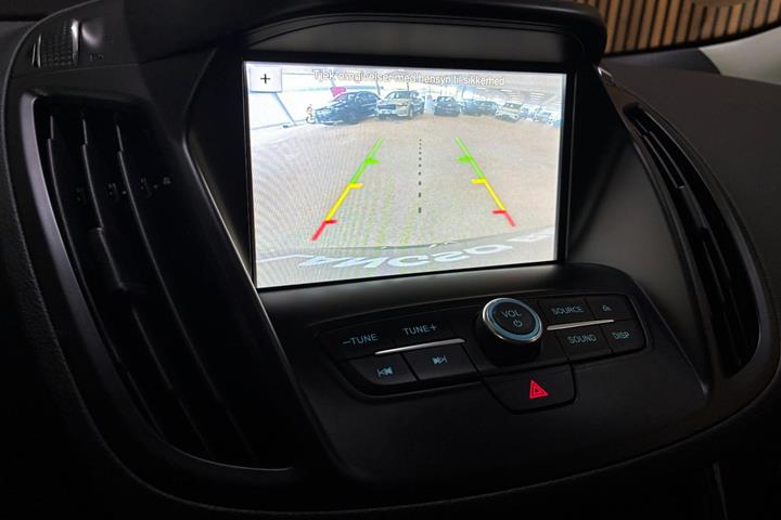 Sort Ford Kuga fra 2017