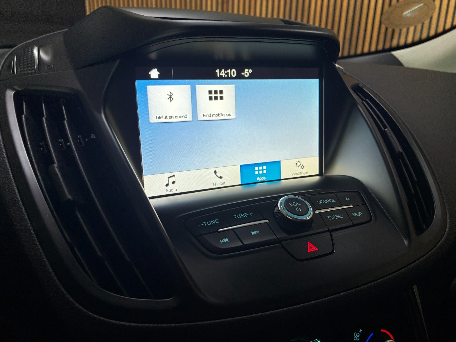 Sort Ford Kuga fra 2017