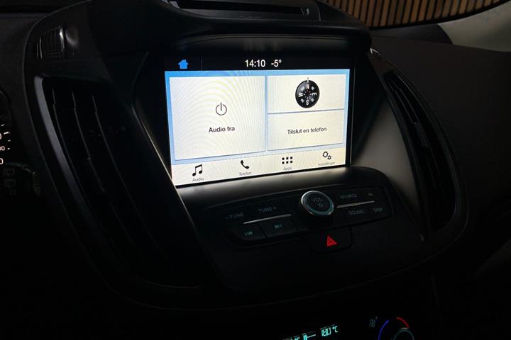 Sort Ford Kuga fra 2017