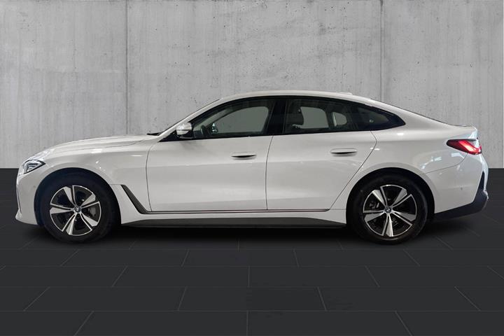 Hvid BMW i4 fra 2023