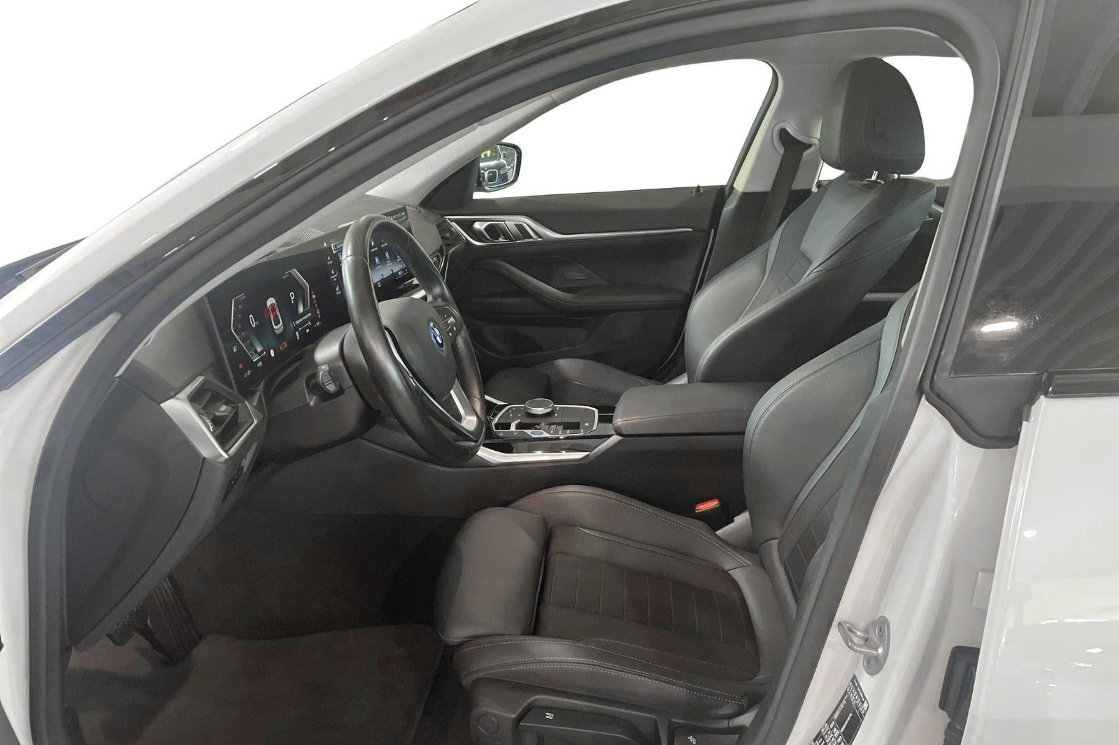 Hvid BMW i4 fra 2023