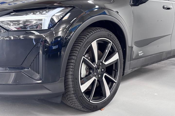 Sort Polestar 2 fra 2023