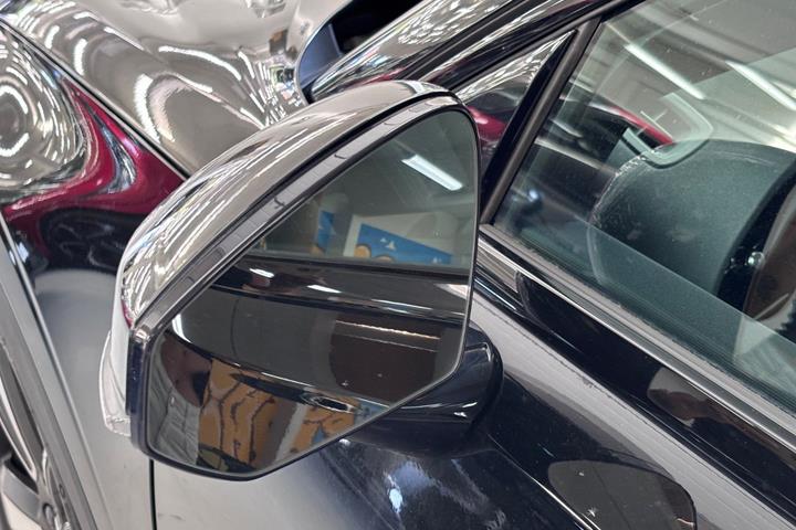 Sort Polestar 2 fra 2023