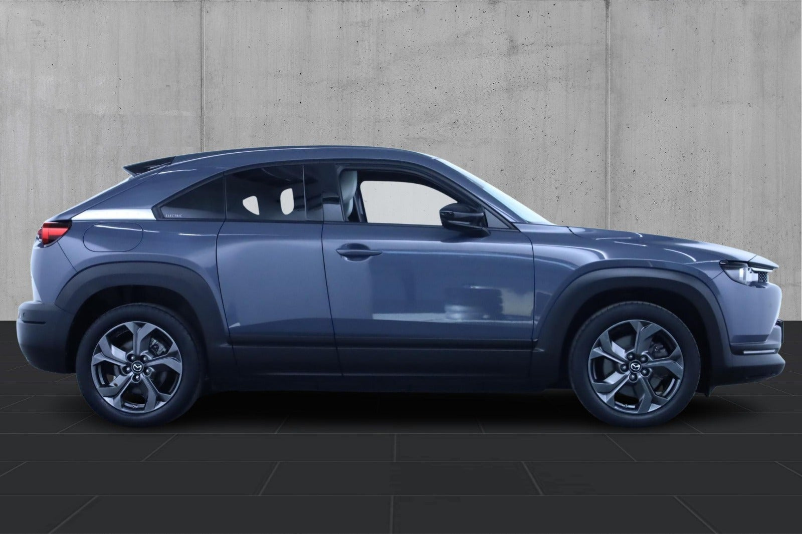 Blå Mazda MX-30 fra 2021