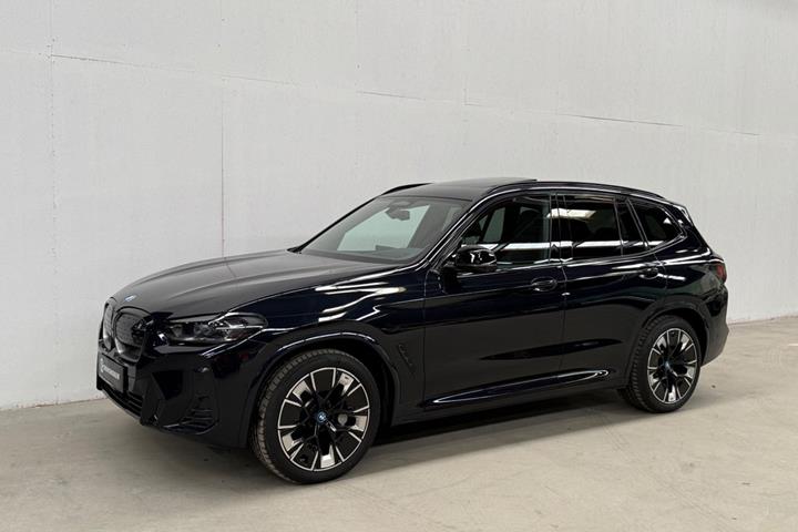 Sort BMW iX3 fra 2023