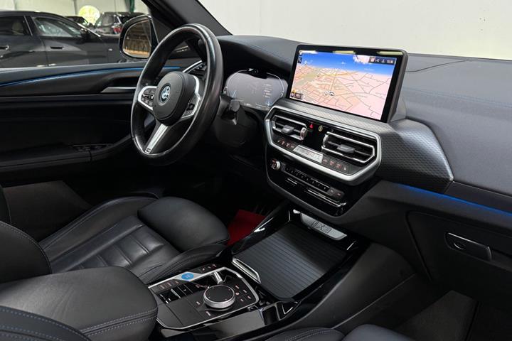 Sort BMW iX3 fra 2023