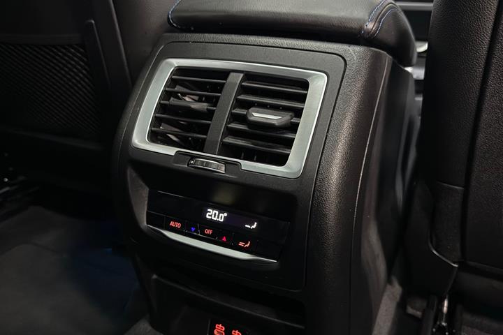 Sort BMW iX3 fra 2023