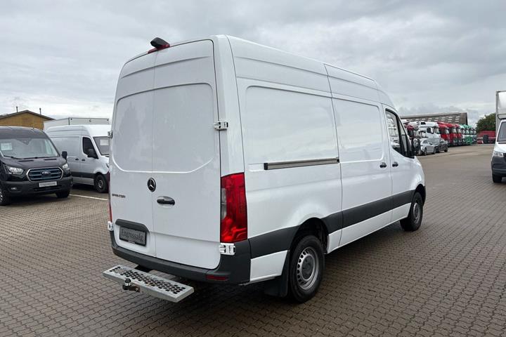 Hvid Mercedes Sprinter 317 fra 2022