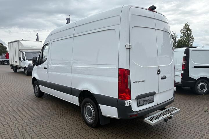 Hvid Mercedes Sprinter 317 fra 2022