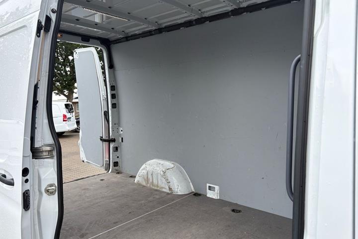 Hvid Mercedes Sprinter 317 fra 2022