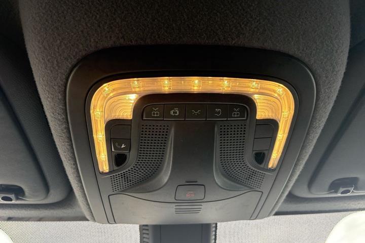 Hvid Mercedes Sprinter 317 fra 2022
