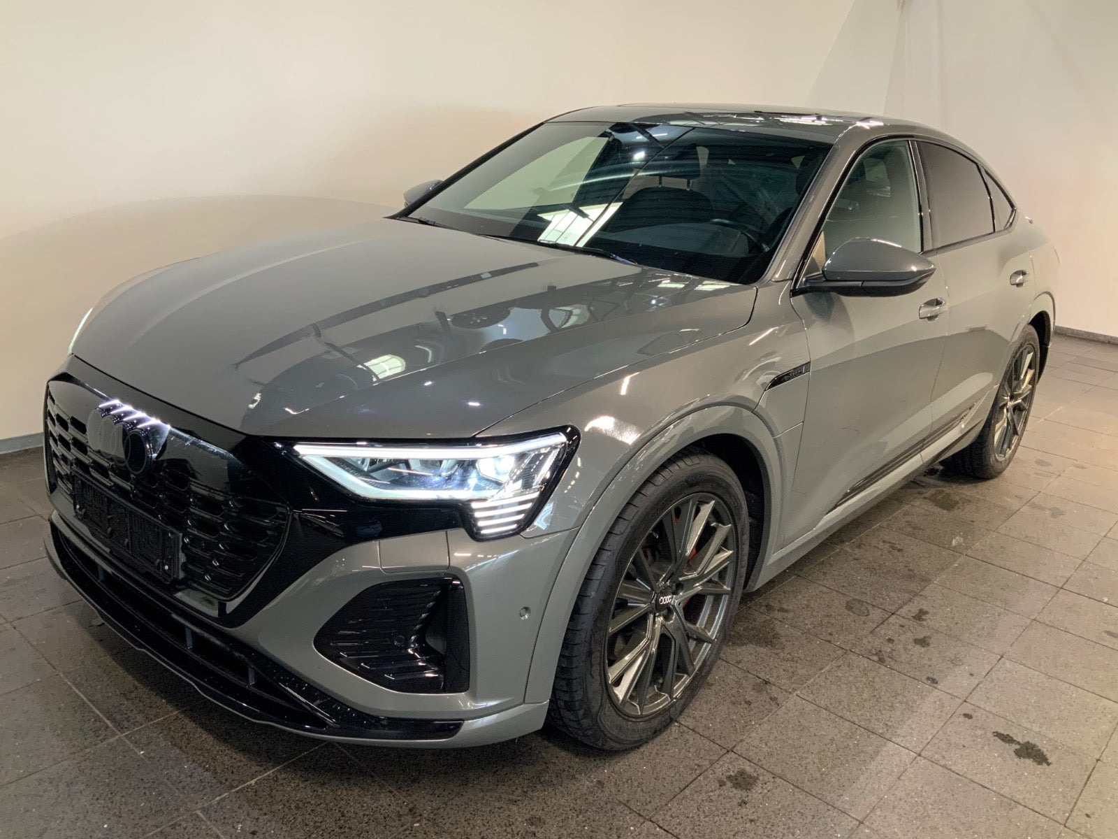 Audi Q8 e-tron 55 S-line Sportback quattro