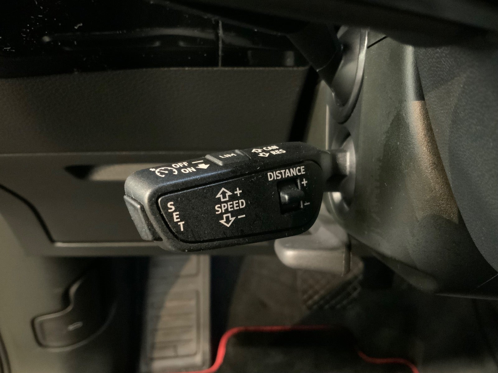 Grå Audi Q8 e-tron fra 2023