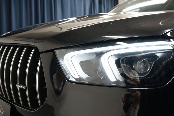 Sort Mercedes GLE53 fra 2020