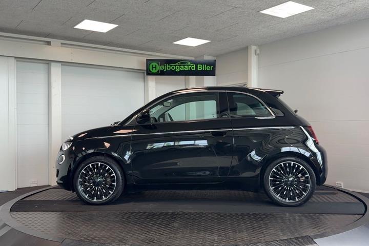 Sort Fiat 500e fra 2024