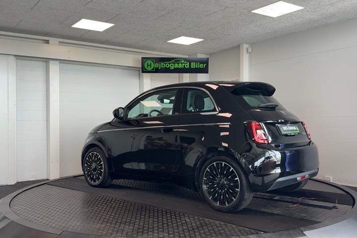 Sort Fiat 500e fra 2024