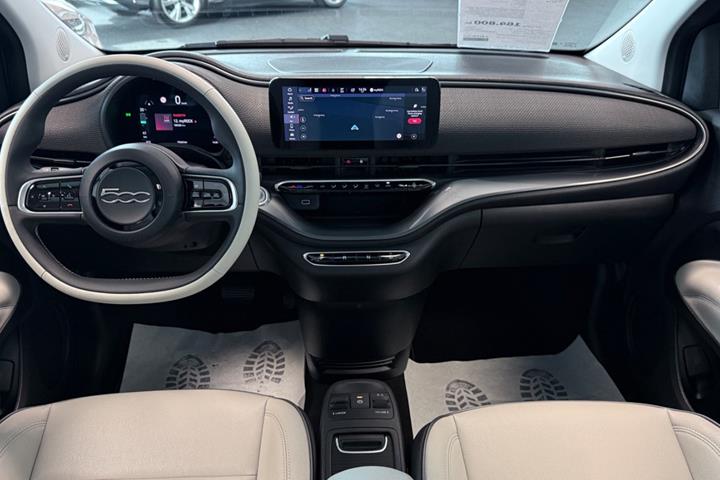 Sort Fiat 500e fra 2024