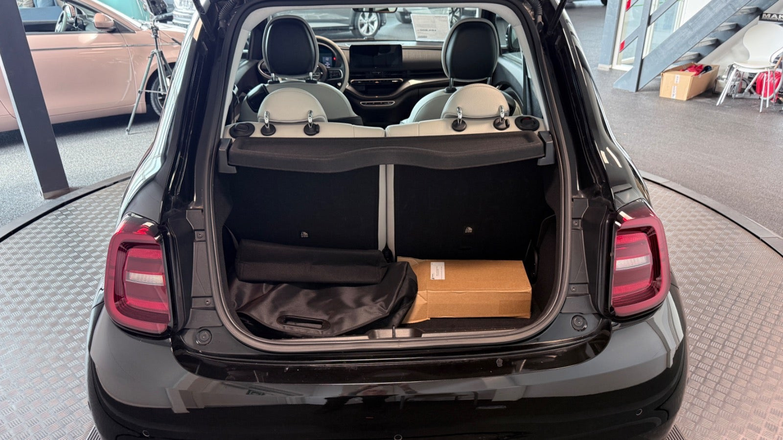 Sort Fiat 500e fra 2024