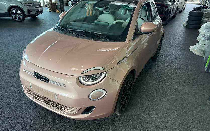 Fiat 500e 42 la Prima Sky