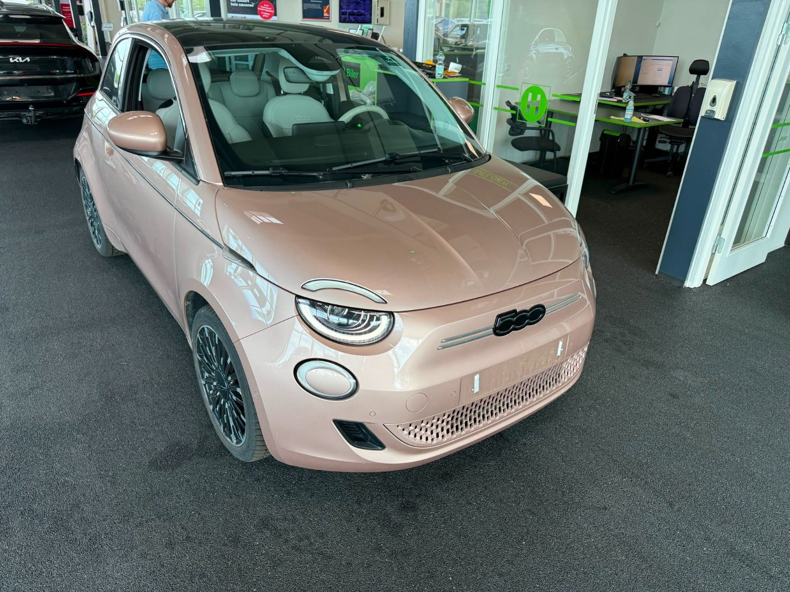 Gul Fiat 500e fra 2023