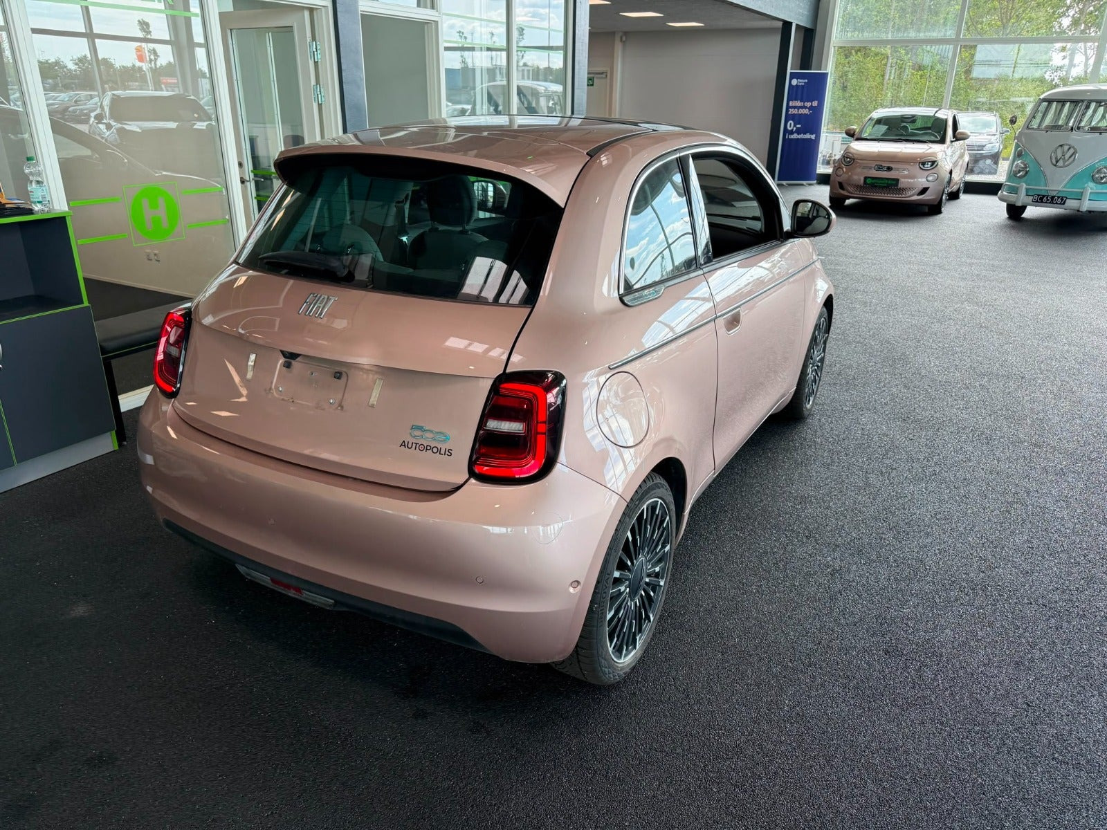 Gul Fiat 500e fra 2023
