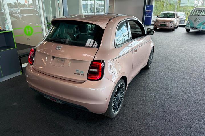 Gul Fiat 500e fra 2023