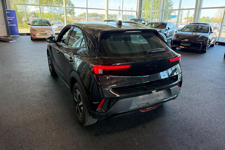 Sort Opel Mokka-e fra 2024