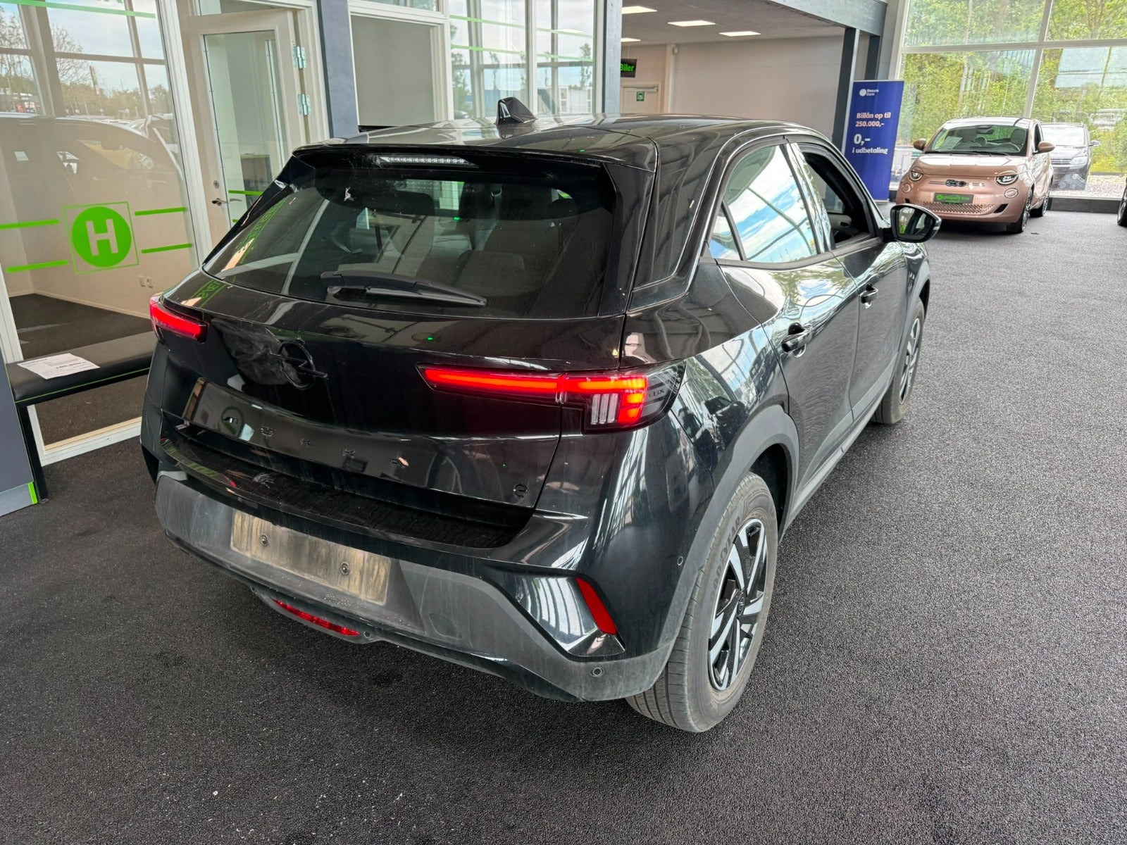 Sort Opel Mokka-e fra 2024