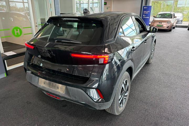 Sort Opel Mokka-e fra 2024