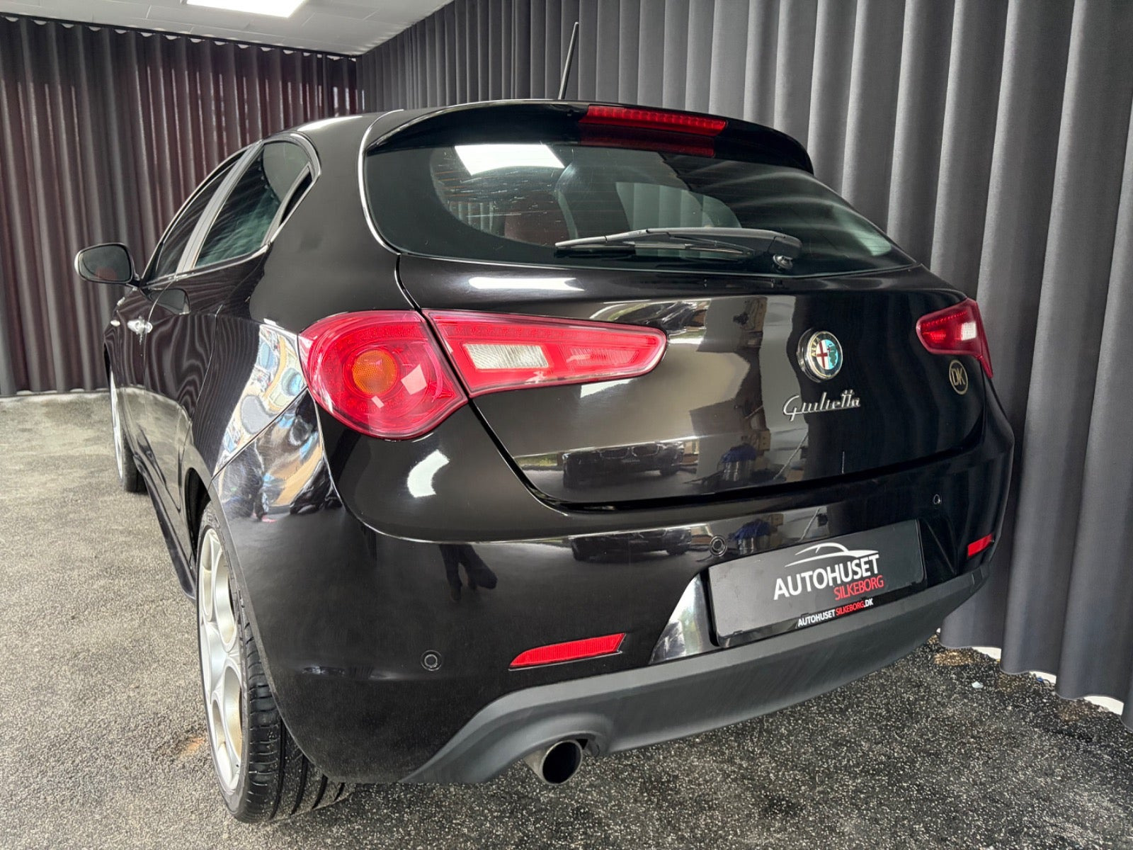 Rød Alfa Romeo Giulietta fra 2013