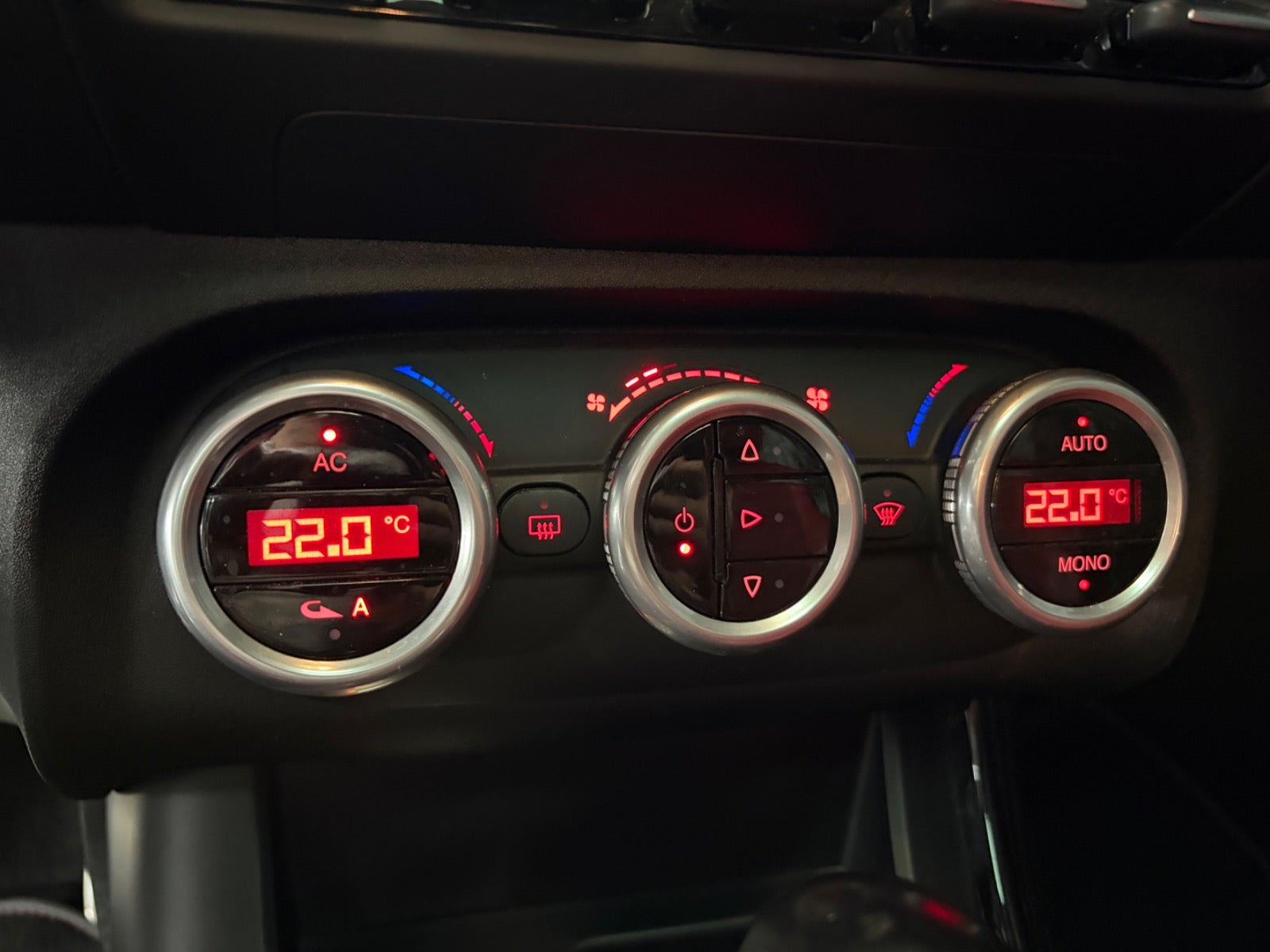 Rød Alfa Romeo Giulietta fra 2013
