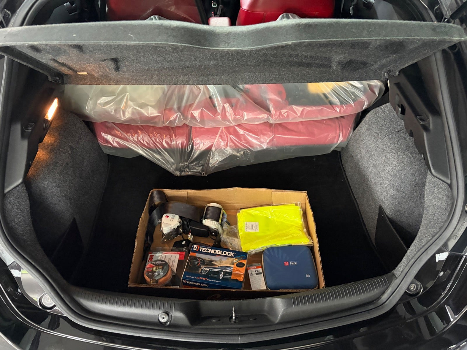 Rød Alfa Romeo Giulietta fra 2013