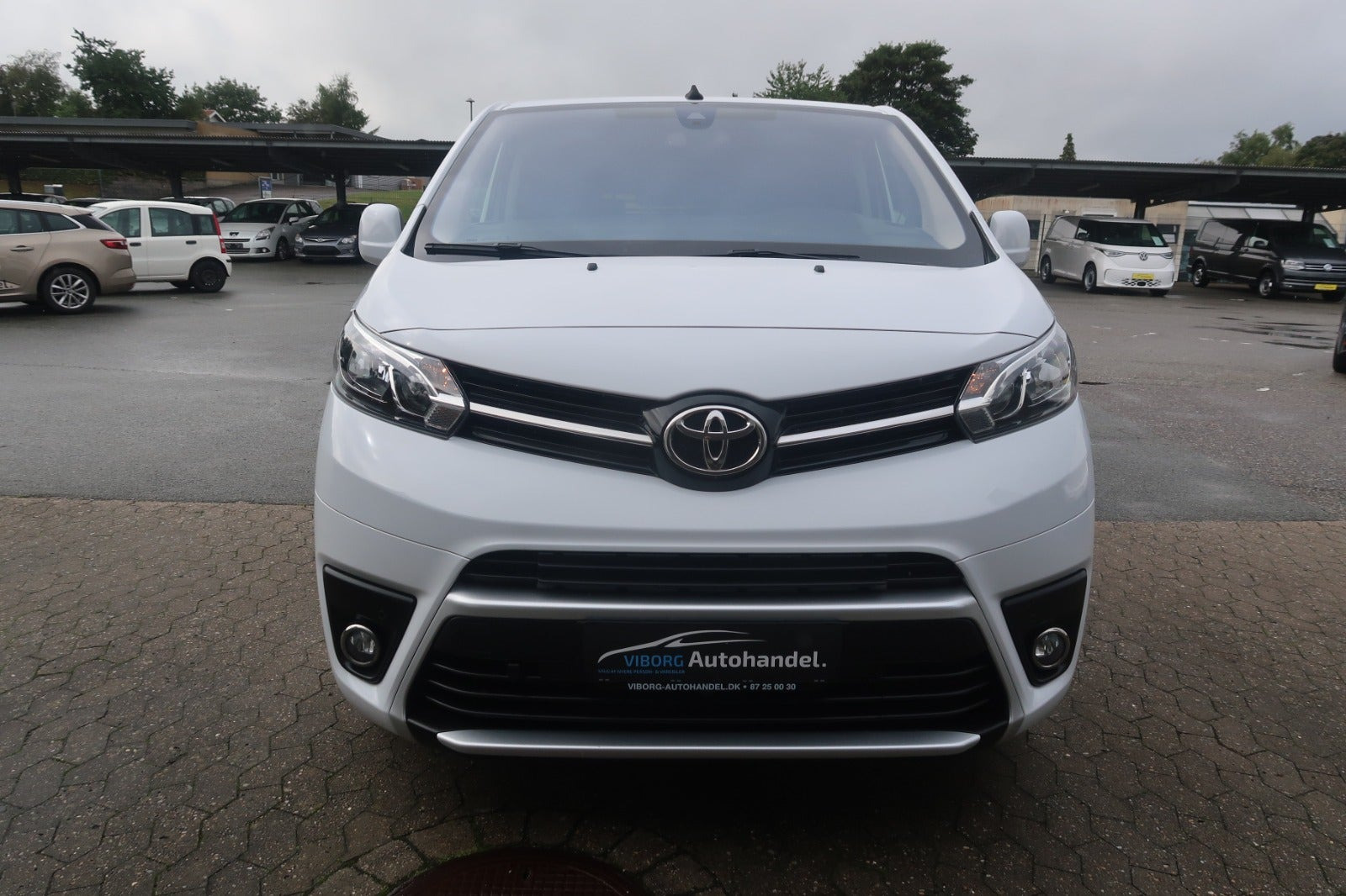 Hvid Toyota Proace Verso fra 2022