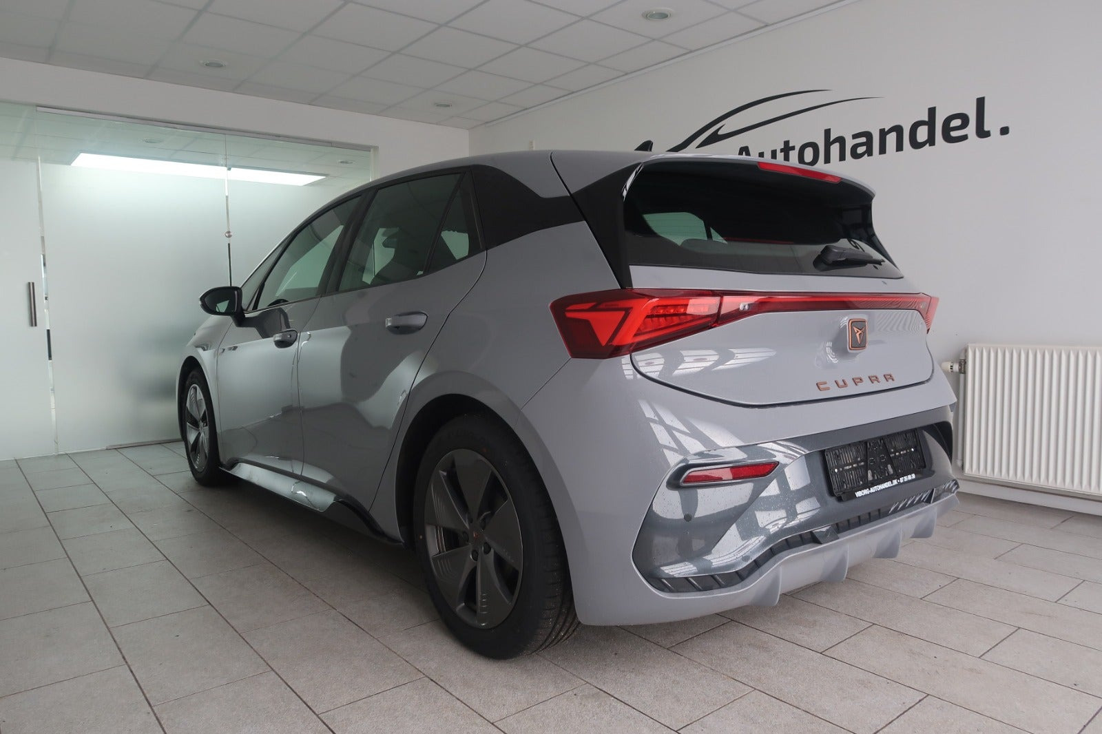 Grå Cupra Born fra 2024