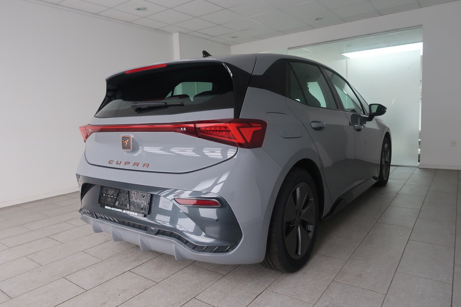 Grå Cupra Born fra 2024