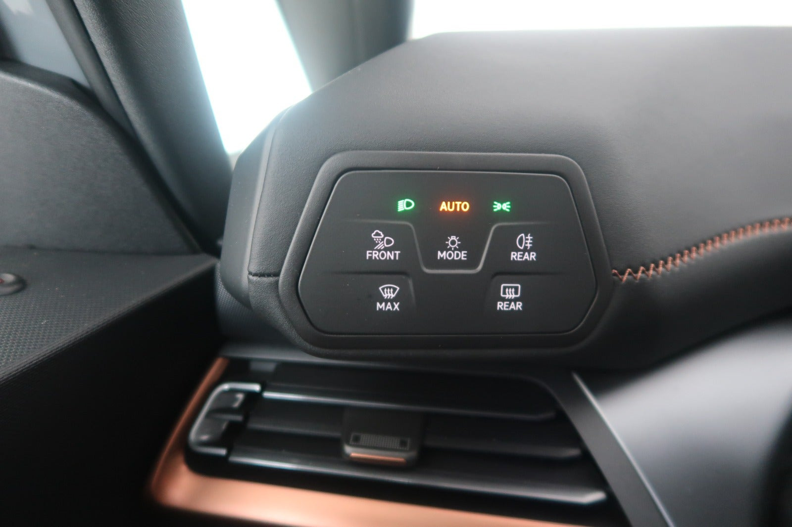 Grå Cupra Born fra 2024