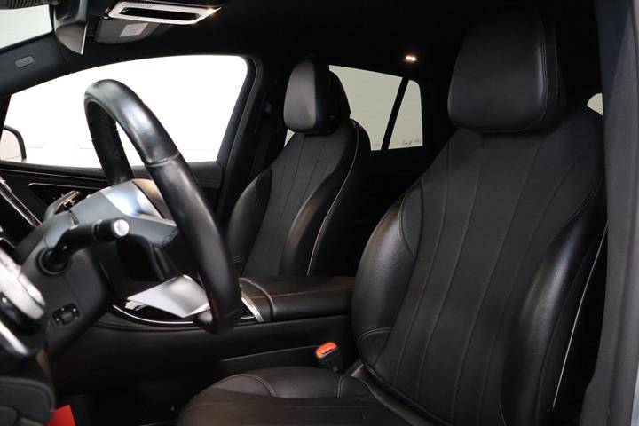 Sølv Mercedes EQE350+ fra 2023