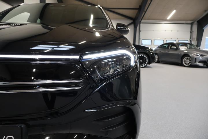 Sort Mercedes EQA250+ fra 2023