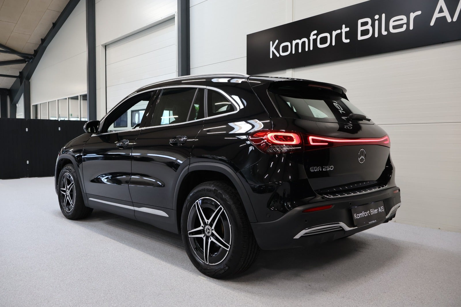 Sort Mercedes EQA250+ fra 2023