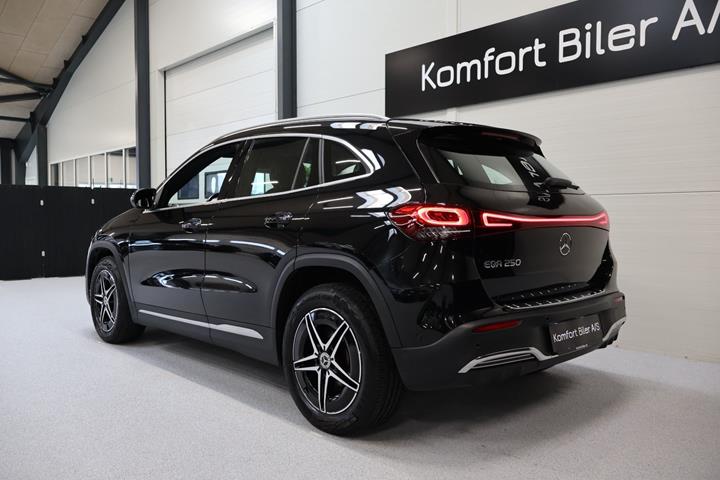 Sort Mercedes EQA250+ fra 2023