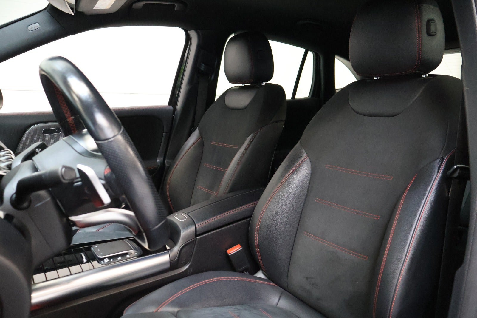 Sort Mercedes EQA250+ fra 2023