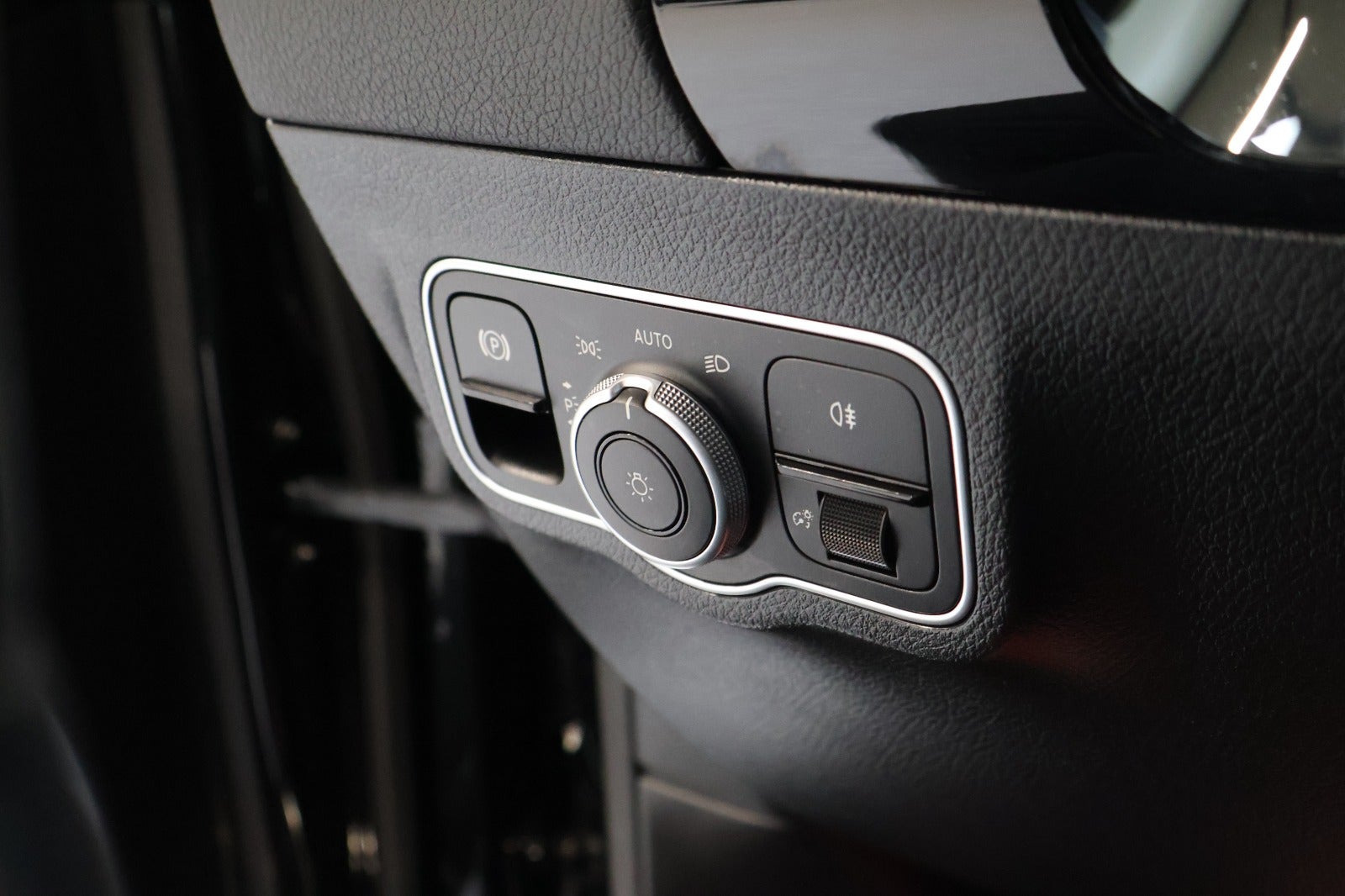 Sort Mercedes EQA250 fra 2023