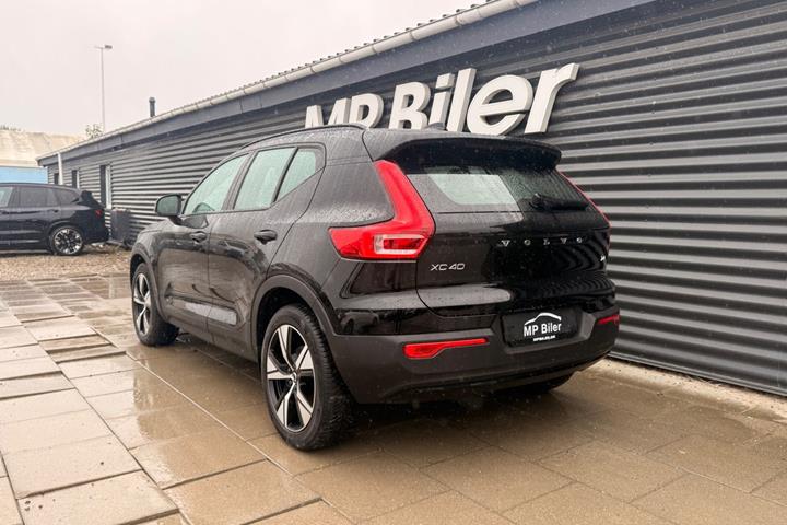 Sort Volvo XC40 fra 2022