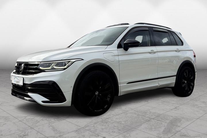 Hvid VW Tiguan fra 2021