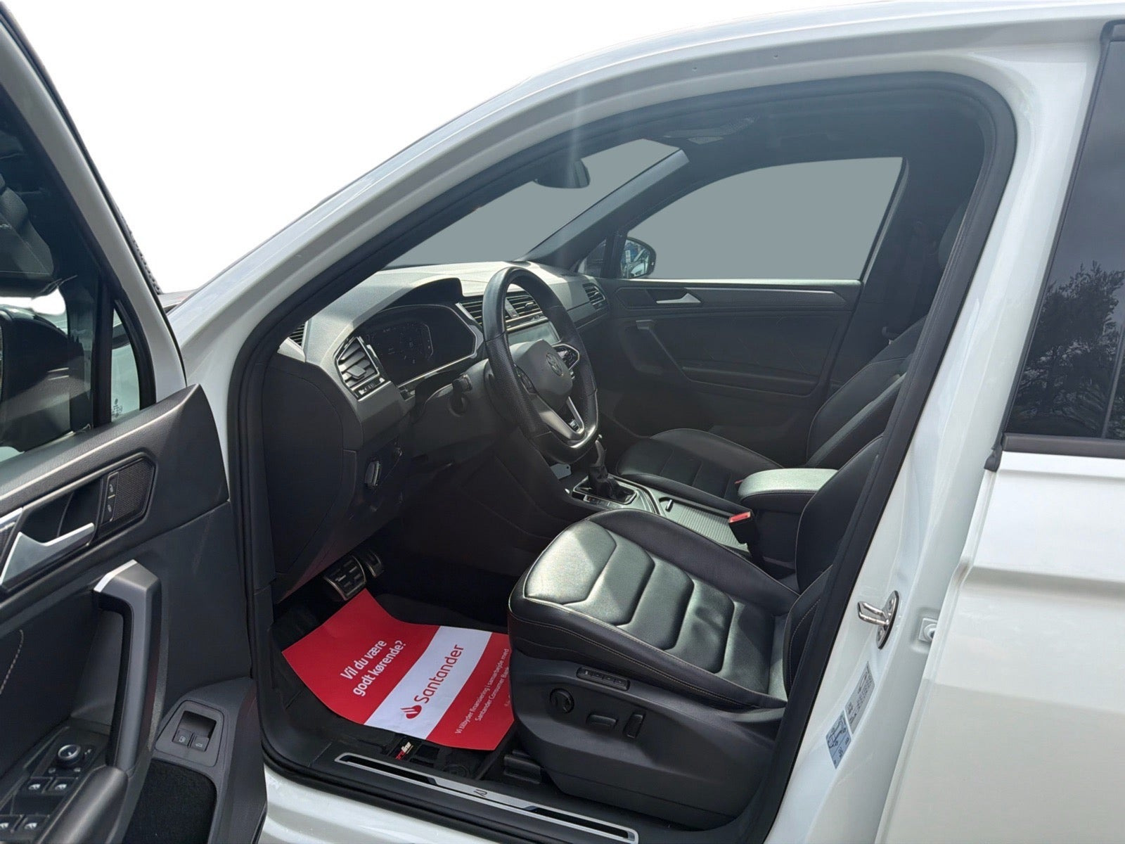Hvid VW Tiguan fra 2021