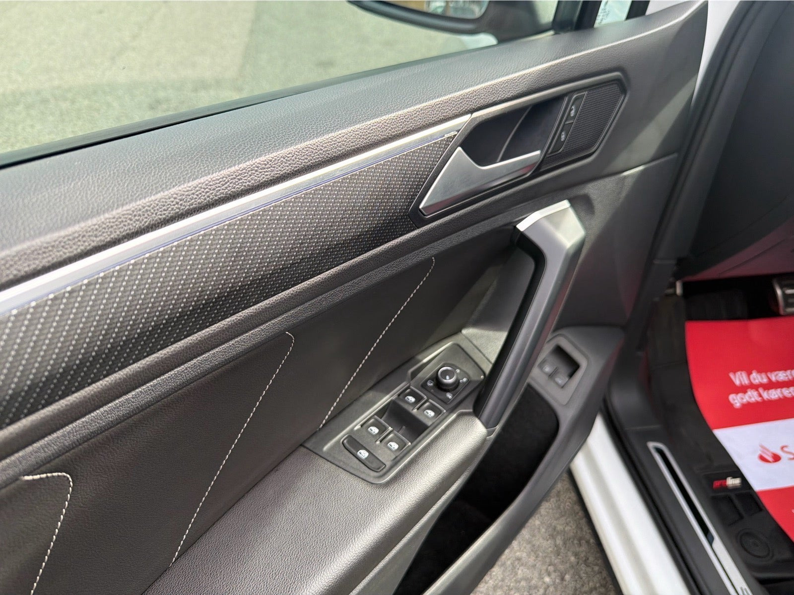 Hvid VW Tiguan fra 2021